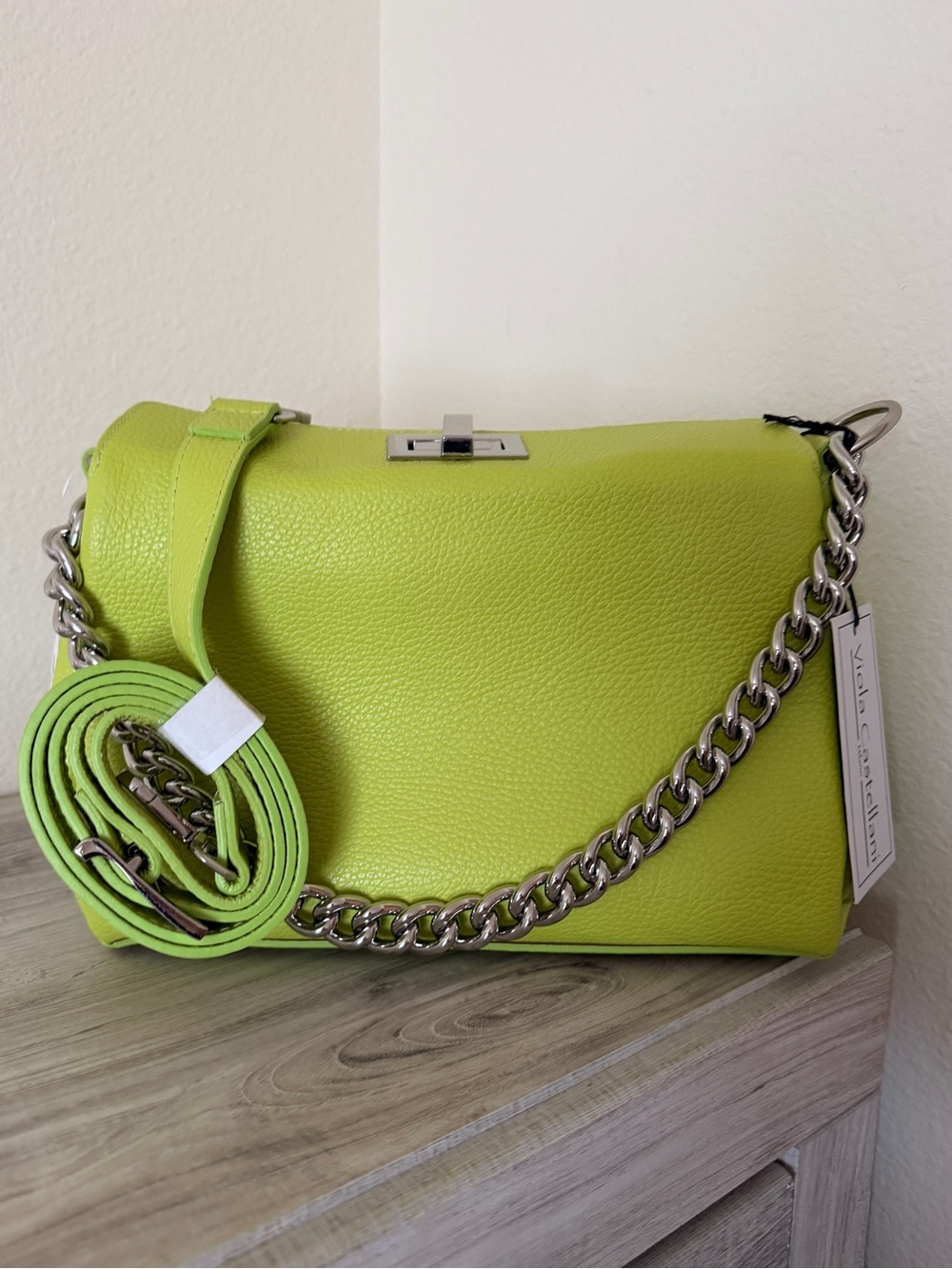 Viola Castellani Chartreuse Leather Bag with Silver Chain - Picture 12 of 15